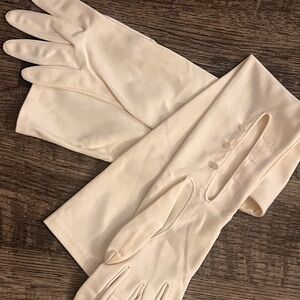 Elegant Cream Women's Gloves